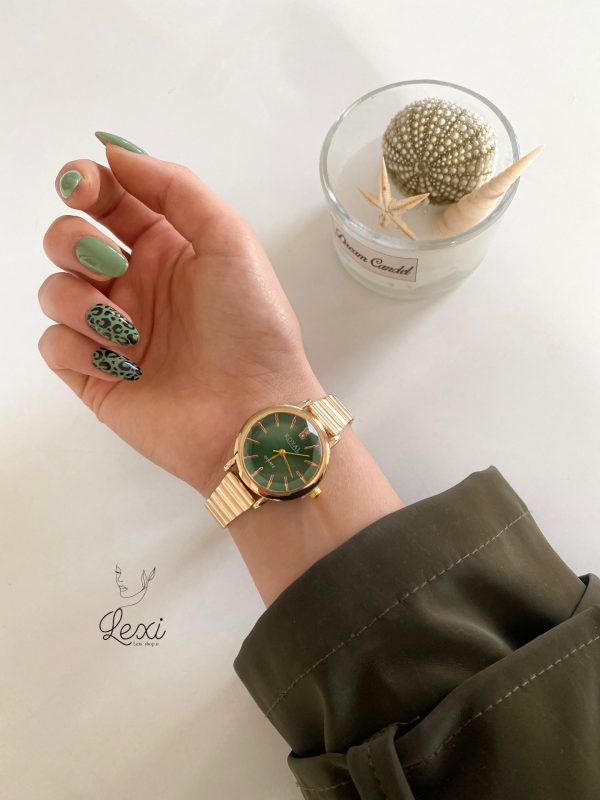 ساعت زنانه ROYAL بند کرکره ای – صفحه گرد کلاسیک -کد 249 ساعت زنانه ROYAL بند کرکره ای – صفحه گرد کلاسیک -کد 249