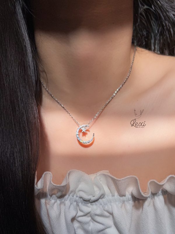 پلاک و زنجیر زنانه مدل ماه و ستاره نگیندار – FASHION JEWELRY پلاک و زنجیر زنانه مدل ماه و ستاره نگیندار – FASHION JEWELRY