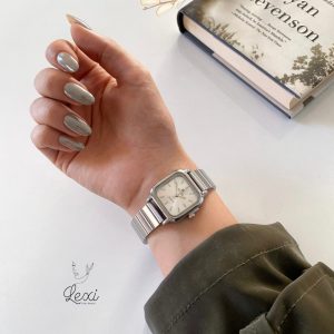 ساعت زنانه ROYAL با صفحه مربعی کلاسیک و بند استیل کرکره‌ای